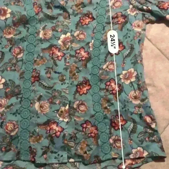 DR2 Paisley Floral button Down Size Small‎ - Picture 9 of 9